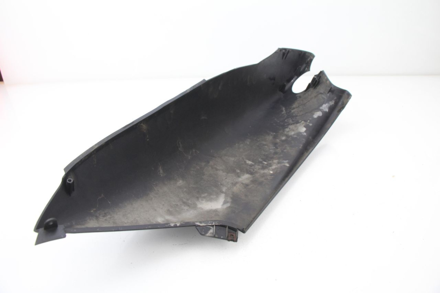 photo de REAR RIGHT PANEL YAMAHA YP MAJESTY 125 (1998 - 2001) - Zoom on usage condition