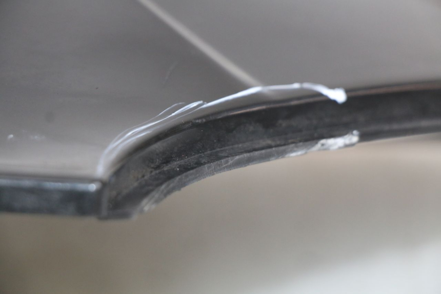 photo de RIGHT REAR SIDE PANEL YAMAHA YP MAJESTY 125 (2007 - 2010) - Zoom on usage condition