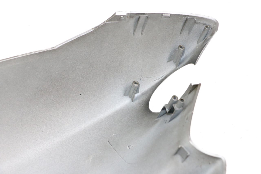 photo de REAR RIGHT PANEL YAMAHA YP MAJESTY 125 (2002 - 2006) - Zoom on usage condition