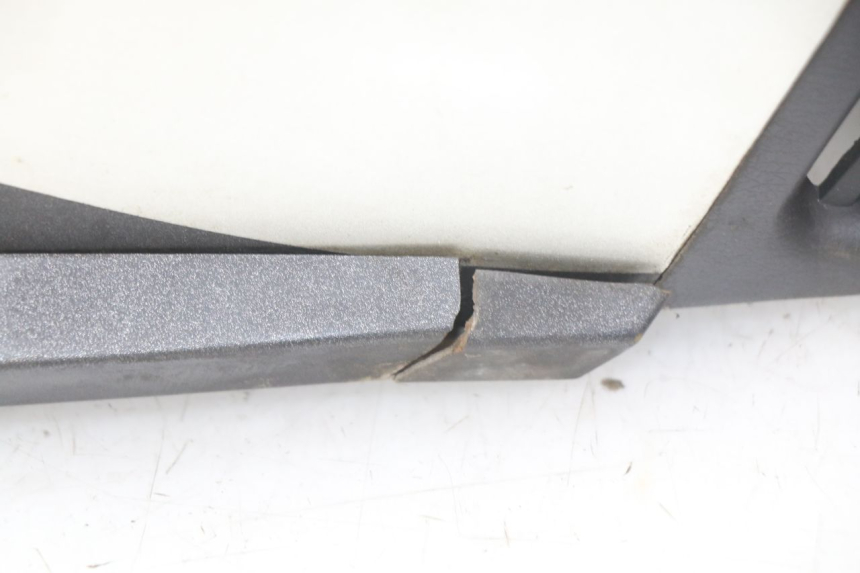 photo de RIGHT REAR SIDE PANEL YIYING YY50QT-10 50 (2007 - 2022) - Markings and original references