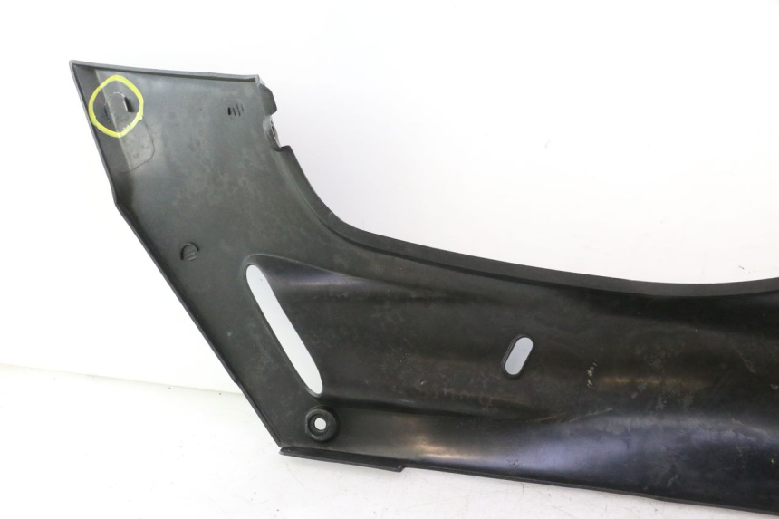 photo de REAR RIGHT PANEL KAWASAKI ZZR 600 (1995 - 2004) - Component zoom