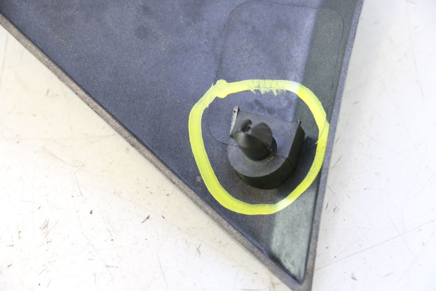 photo de REAR RIGHT PANEL KAWASAKI ZZR 600 (1995 - 2004) - Supplementary product photo