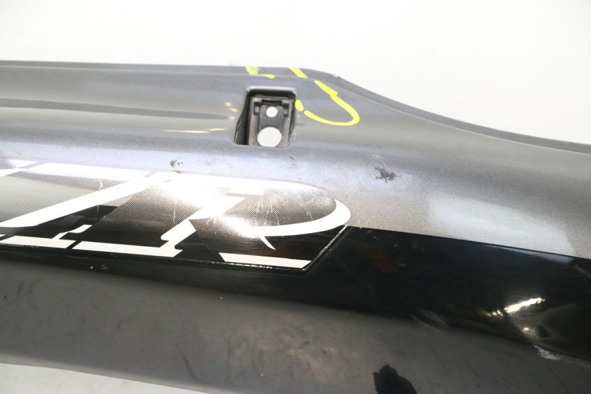 photo de REAR RIGHT PANEL KAWASAKI ZZR 600 (1995 - 2004) - Zoom on usage condition
