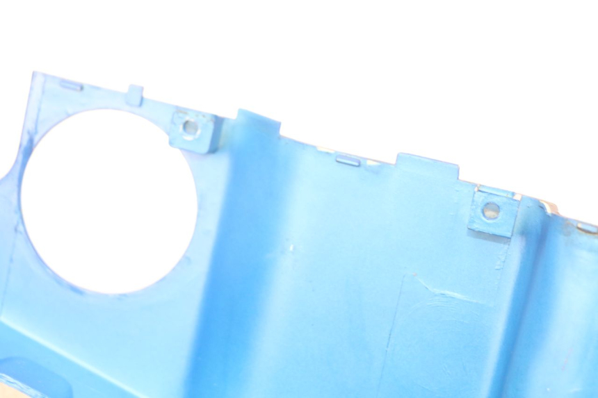 photo de LEFT REAR SIDE PANEL KYMCO AGILITY 4T 50 (2005 - 2018) - Zoom on usage condition