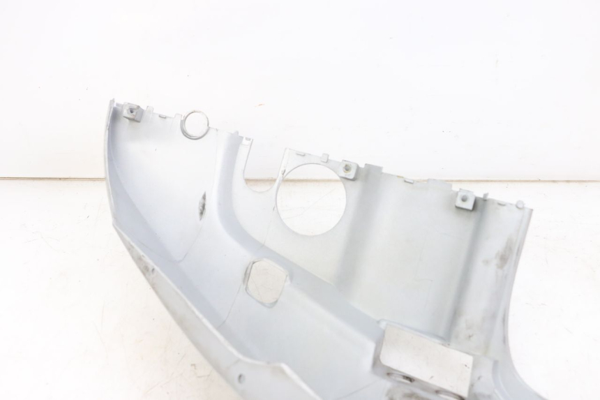 photo de LEFT REAR SIDE PANEL KYMCO AGILITY 4T 50 (2005 - 2018) - Technical close-up