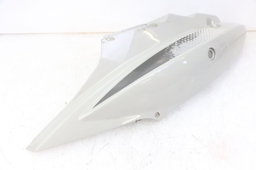 photo de LEFT REAR SIDE PANEL KYMCO AGILITY 4T 50 (2018 - 2022) - High-resolution close-up