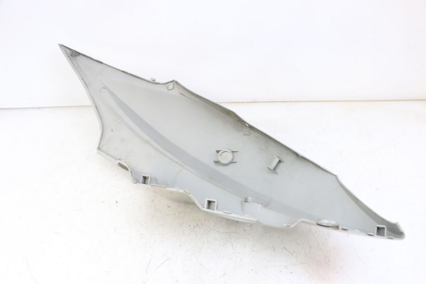 photo de LEFT REAR SIDE PANEL KYMCO AGILITY 4T 50 (2018 - 2022) - Fixing points details