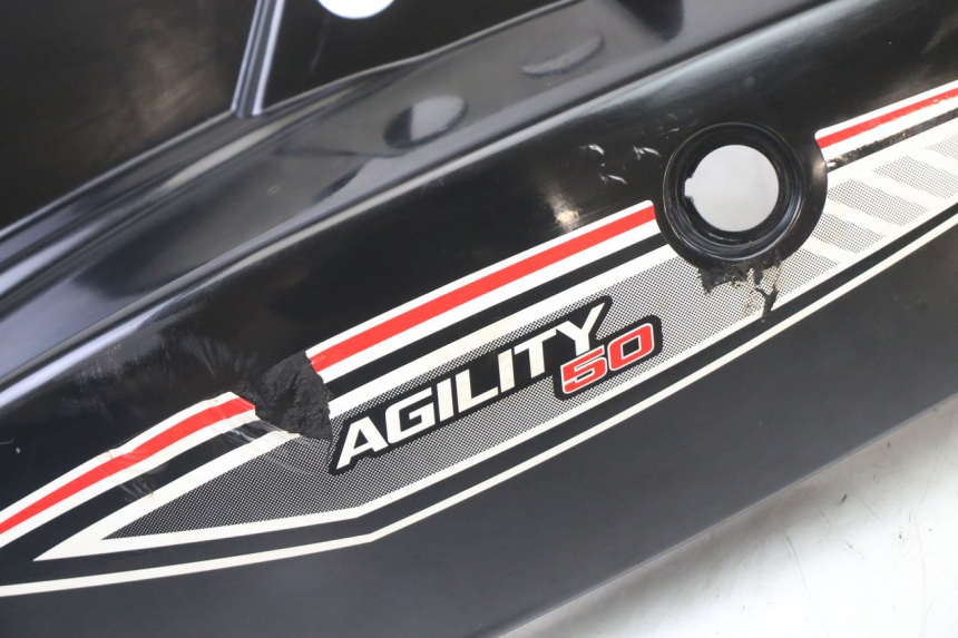 photo de LEFT REAR SIDE PANEL KYMCO AGILITY 4T 50 (2005 - 2018) - Alternative perspective