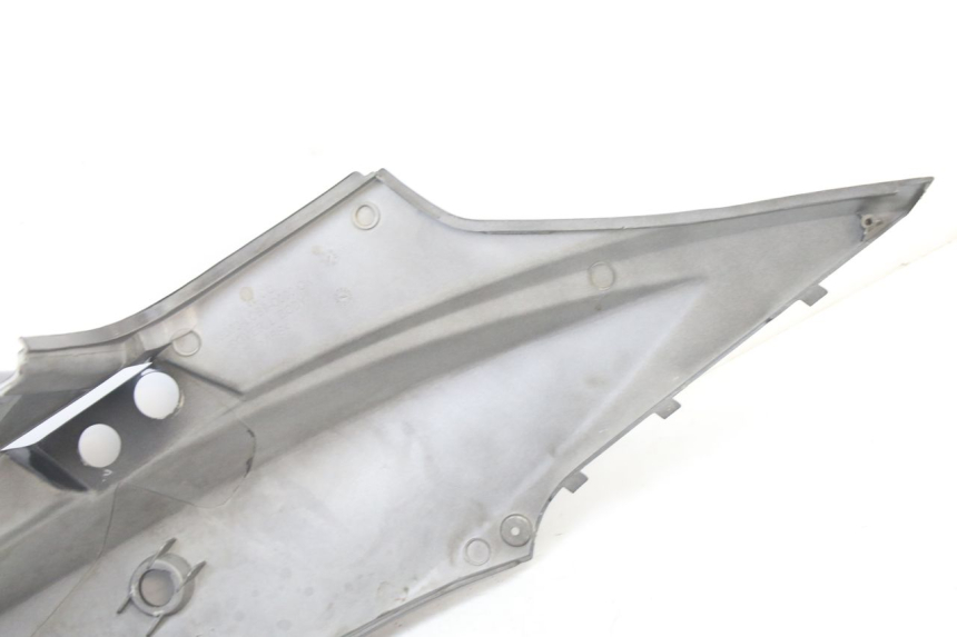 photo de LEFT REAR SIDE PANEL KYMCO AGILITY 4T 50 (2005 - 2018) - Surface and material condition
