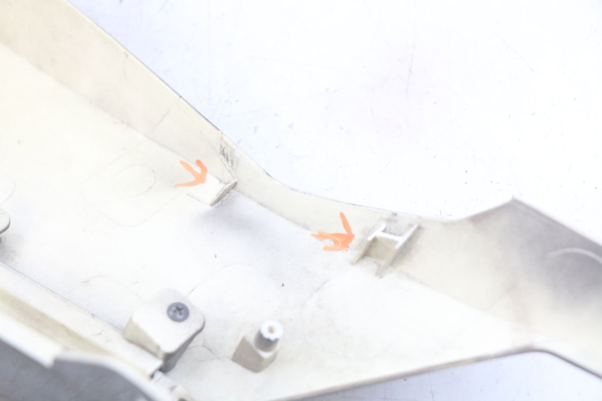 photo de LEFT REAR SIDE PANEL NECO ALEXONE 125 (2017 - 2024) - Fixing points details