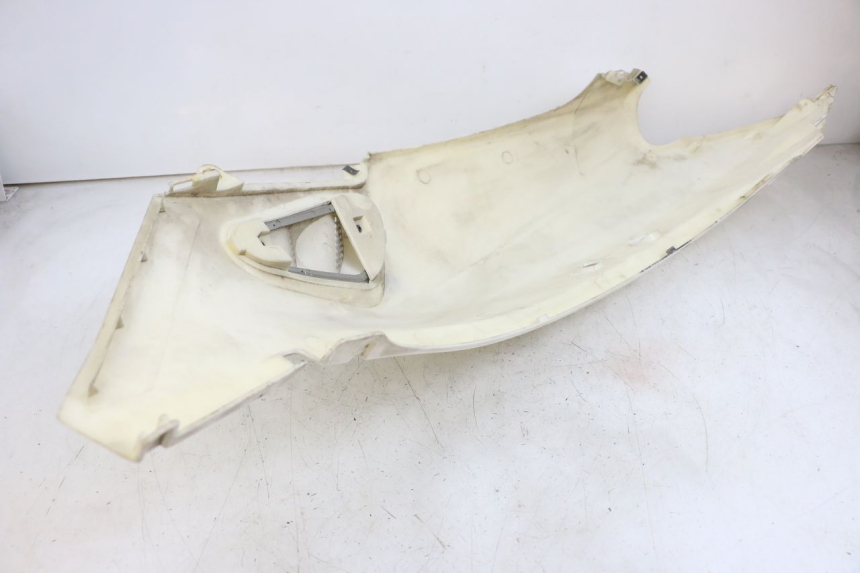 photo de LEFT REAR SIDE PANEL JONWAY AZTRAL 125 (2008 - 2017) - Zoom on usage condition