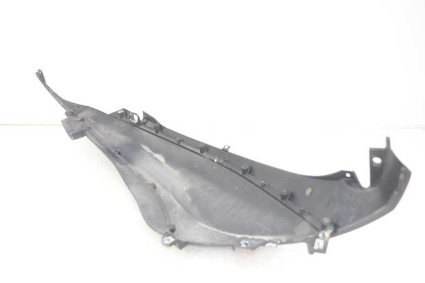 photo de LEFT REAR SIDE PANEL PIAGGIO BEVERLY 125 (2010 - 2015) - Zoom on usage condition