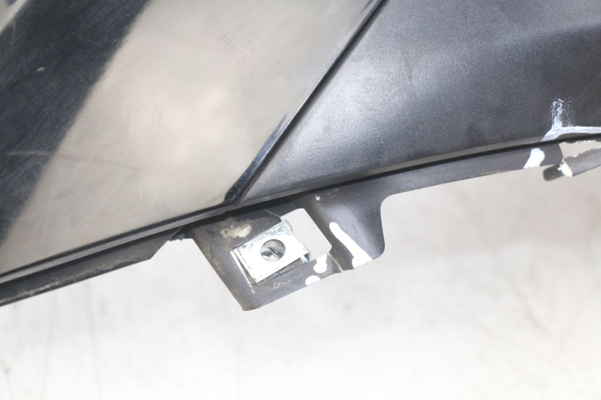 photo de LEFT REAR SIDE PANEL PIAGGIO BEVERLY 125 (2010 - 2015) - Fixing points details