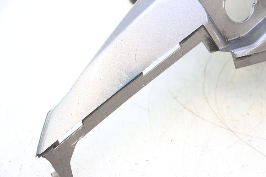 photo de REAR LEFT PANEL SUZUKI BURGMAN 125 (2007 - 2014) - Distinctive features
