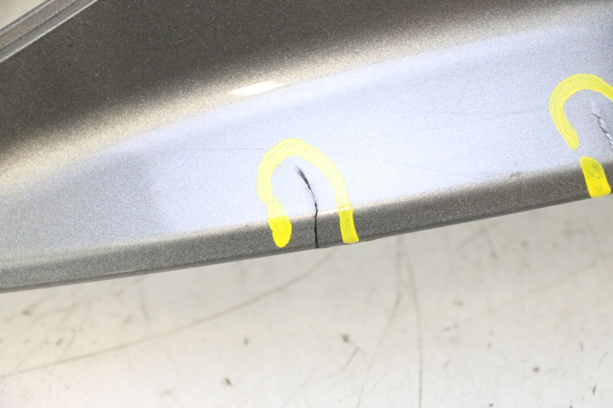 photo de REAR LEFT PANEL SUZUKI BURGMAN 125 (2007 - 2014) - Detailed visual inspection