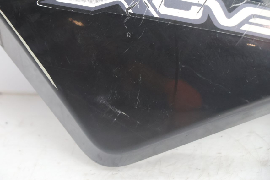 photo de LEFT REAR SIDE PANEL YAMAHA BW'S BWS 125 (2010 - 2013) - Alternative perspective
