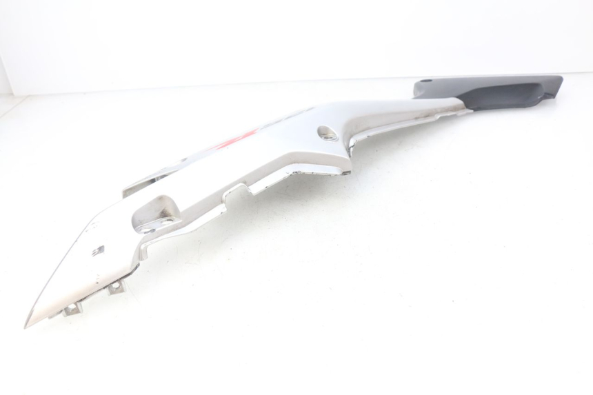 photo de REAR LEFT PANEL HONDA CBR R 125 (2003 - 2006) - Technical close-up