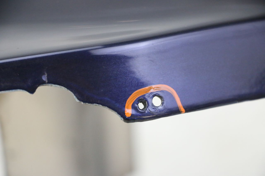 photo de REAR LEFT PANEL HONDA CBR RR FIREBLADE 900 (1992 - 1994) - Surface and material condition