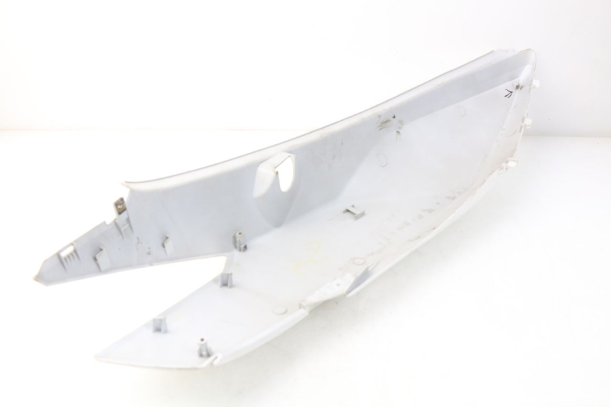 photo de REAR LEFT PANEL KYMCO DINK STREET 125 (2009 - 2014) - Zoom on usage condition