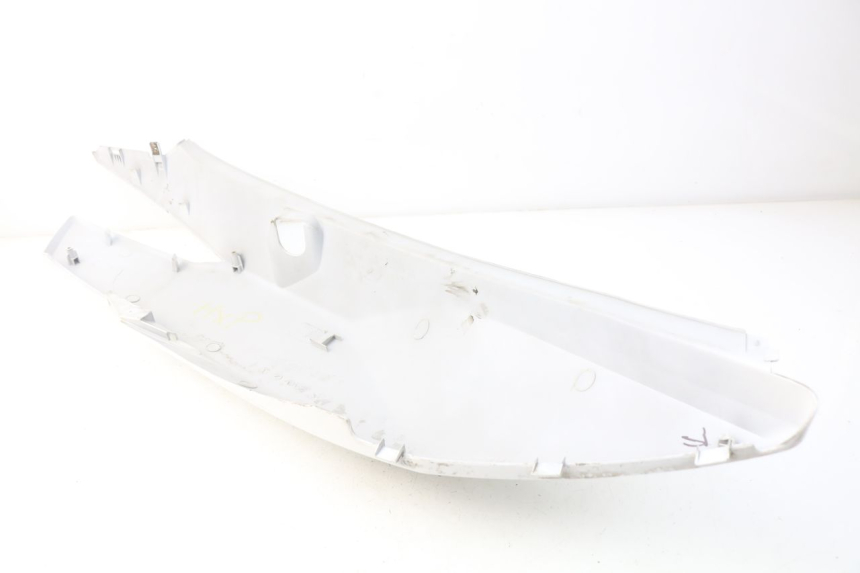 photo de REAR LEFT PANEL KYMCO DINK STREET 125 (2009 - 2014) - Technical close-up