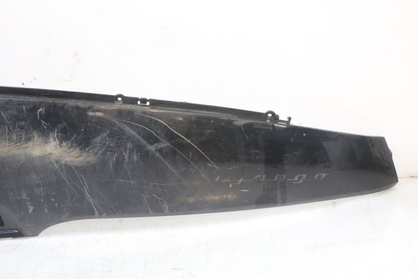 photo de REAR LEFT PANEL PEUGEOT DJANGO 125 (2014 - 2017) - Zoom on usage condition