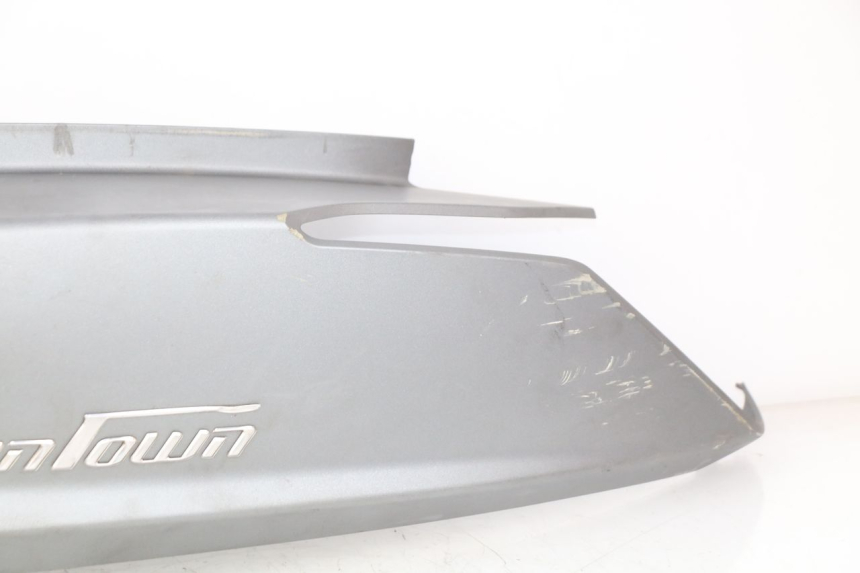 photo de LEFT REAR SIDE PANEL KYMCO DOWNTOWN ABS 125 (2015 - 2017) - Fixing points details