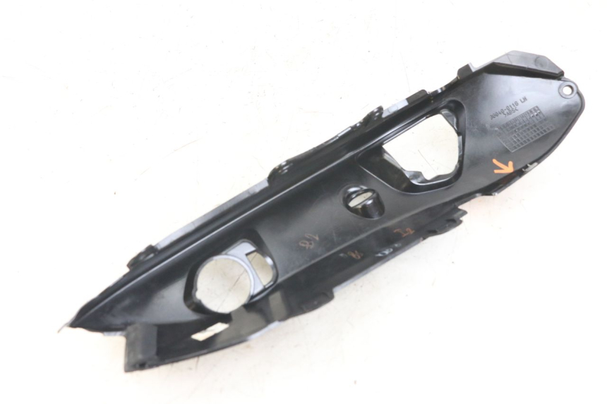 photo de REAR LEFT PANEL KAWASAKI ER-6 ER6 N 650 (2012 - 2016) - Fixing points details