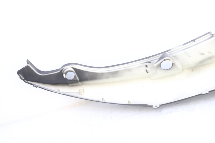 photo de REAR LEFT PANEL JM MOTORS F45i 4T 50 (2020 - 2023) - Fixing points details