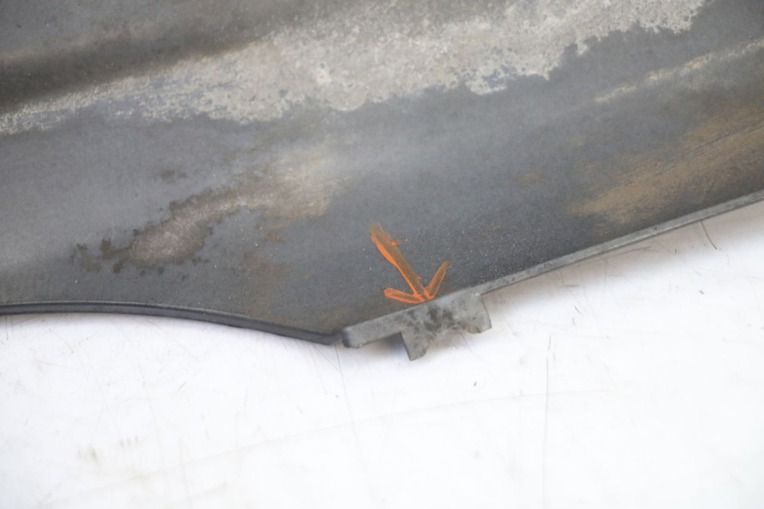 photo de REAR LEFT PANEL SYM FIDDLE 2 S 125 (2012 - 2014) - Additional view of the item