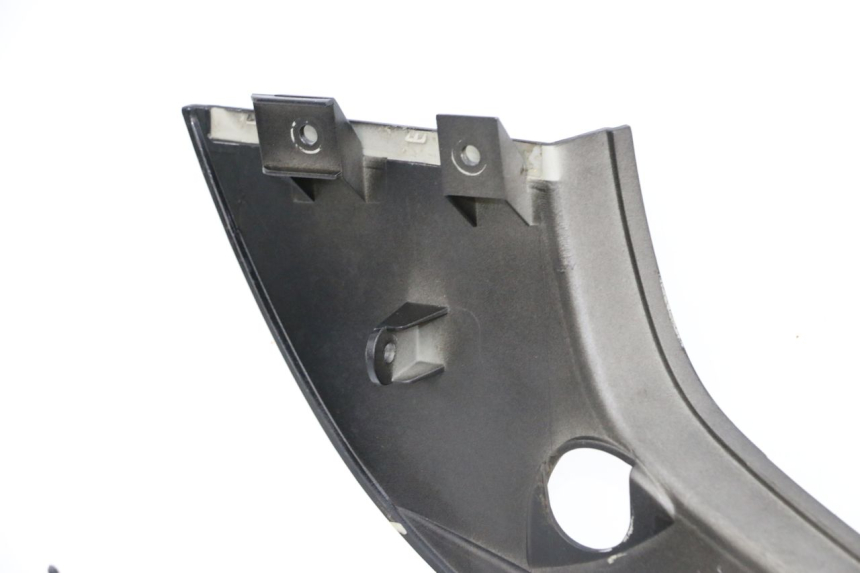 photo de REAR LEFT PANEL MBK FLAME X 125 (2007 - 2016) - Alternative perspective