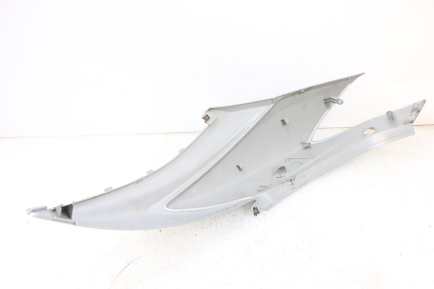 photo de REAR LEFT PANEL MBK FLAME X 125 (2007 - 2016) - Zoom on usage condition