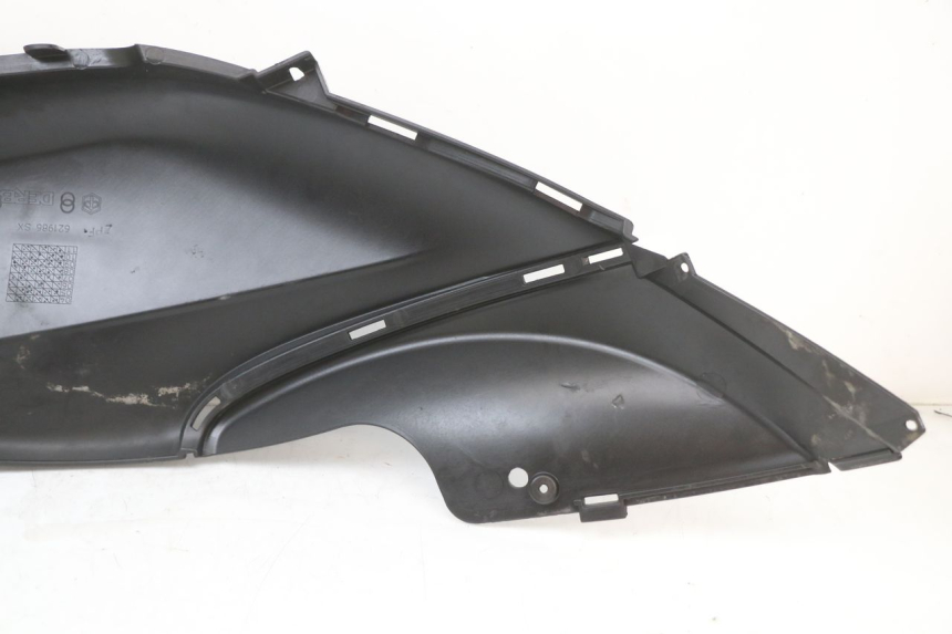 photo de REAR LEFT PANEL PIAGGIO FLY 2T 50 (2004 - 2017) - Surface and material condition