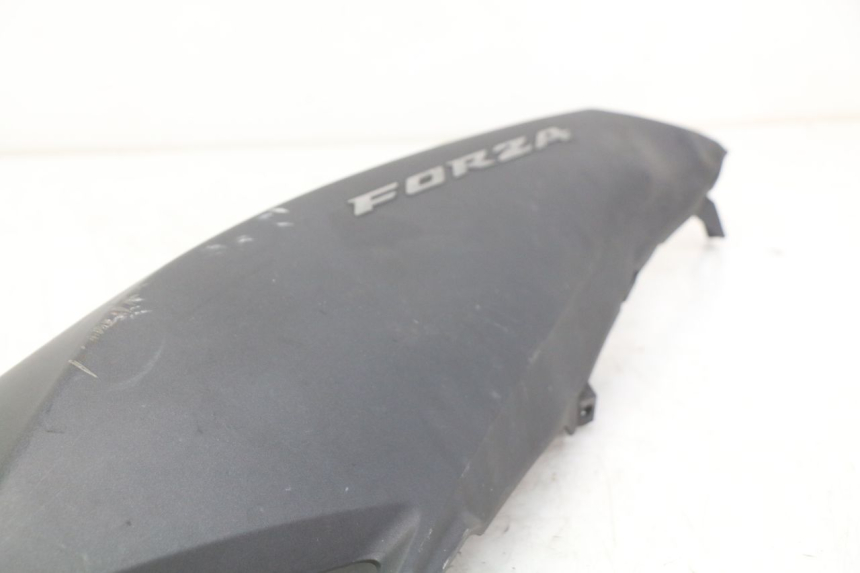 photo de LEFT REAR SIDE PANEL HONDA FORZA 125 (2015 - 2016) - Product overview