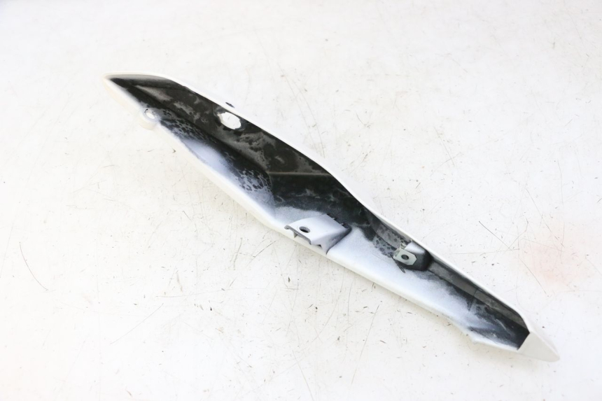 photo de REAR LEFT PANEL BMW G310 R 310 (2016 - 2020) - Alternative perspective