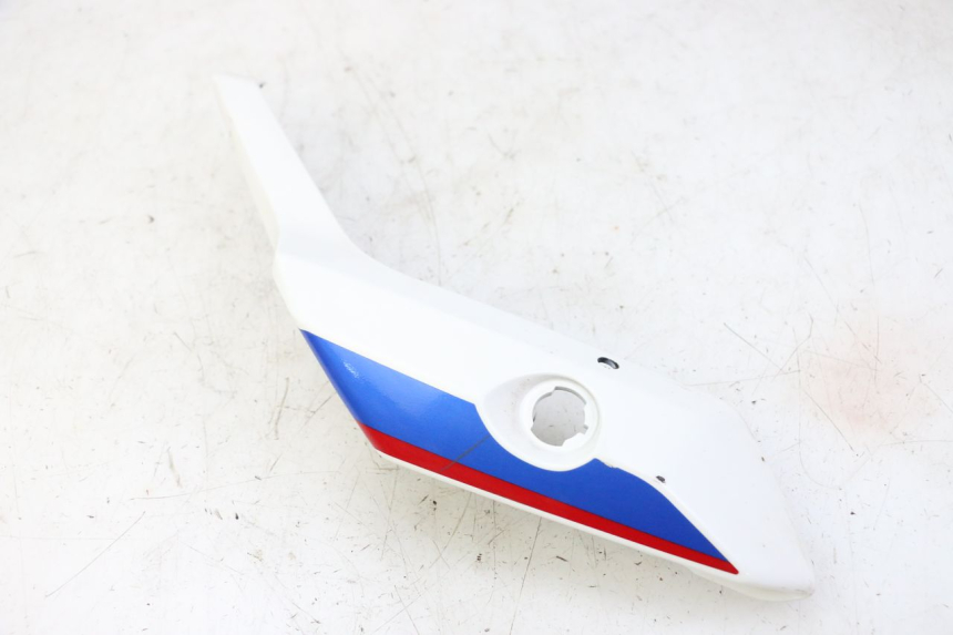 photo de REAR LEFT PANEL BMW G310 R 310 (2016 - 2020) - Fixing points details