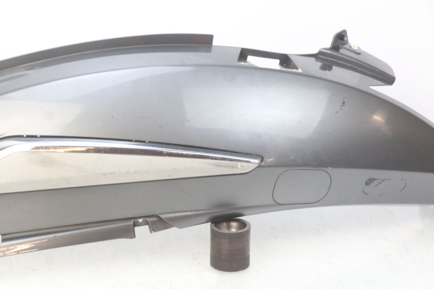 photo de LEFT REAR SIDE PANEL PEUGEOT GEOPOLIS 400 (2007 - 2013) - Distinctive features