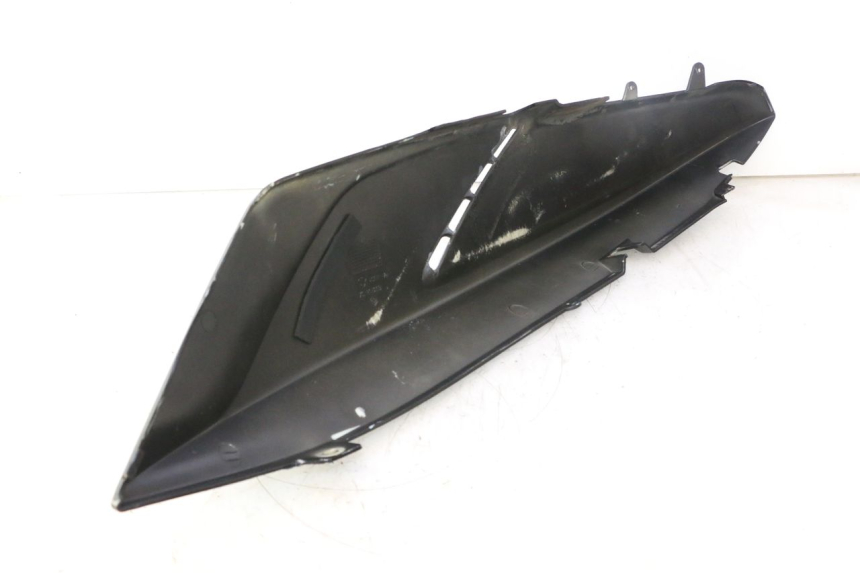 photo de REAR LEFT PANEL GILERA GP 800 (2007 - 2013) - High-resolution close-up
