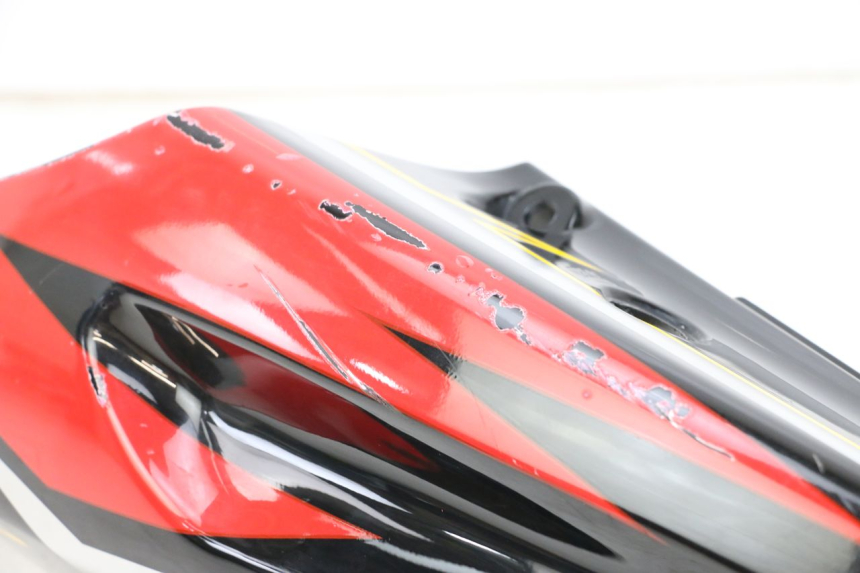 photo de REAR LEFT PANEL HYOSUNG GTR 125 (2006 - 2008) - Zoom on usage condition