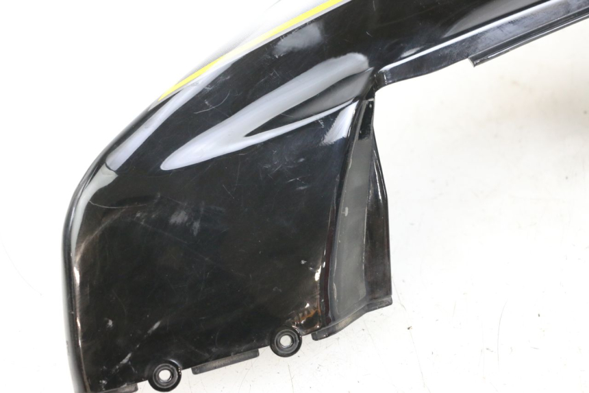 photo de REAR LEFT PANEL HYOSUNG GTR 125 (2006 - 2008) - Surface and material condition