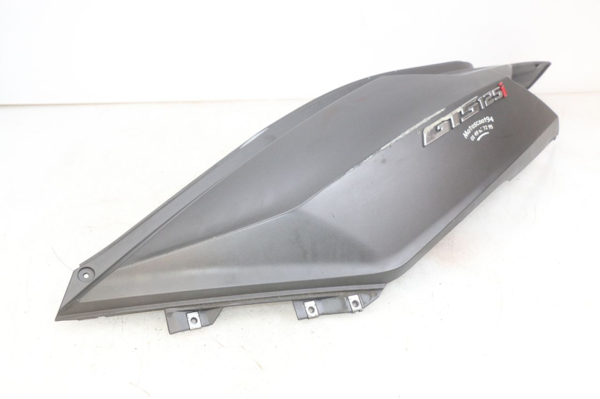 photo de LEFT REAR SIDE PANEL SYM GTS EFI 125 (2012 - 2016) - Component detail