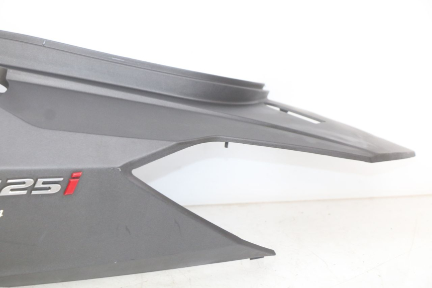 photo de LEFT REAR SIDE PANEL SYM GTS EFI 125 (2012 - 2016) - Component zoom