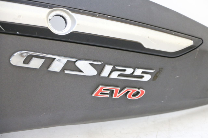 photo de REAR LEFT PANEL SYM GTS EVO 125 (2009 - 2013) - Technical close-up