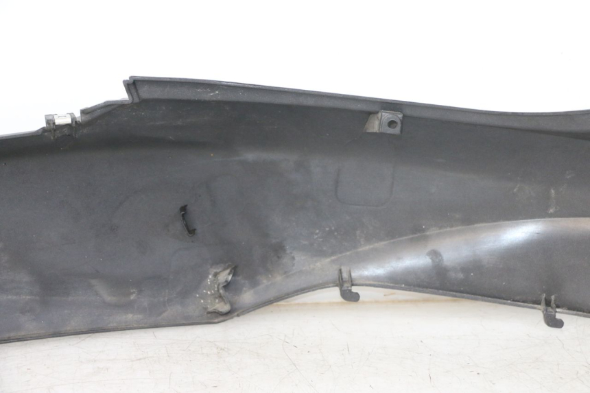 photo de REAR LEFT PANEL HONDA PCX (JF57/JF64) 125 (2014 - 2018) - Technical close-up