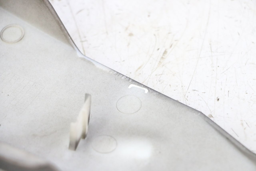 photo de REAR LEFT PANEL KIDEN KD125-G 125 (2018 - 2022) - Zoom on usage condition