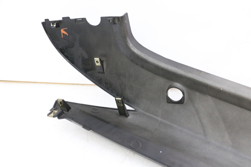 photo de REAR LEFT PANEL KYMCO PEOPLE S 125 (2000 - 2008) - Alternative perspective