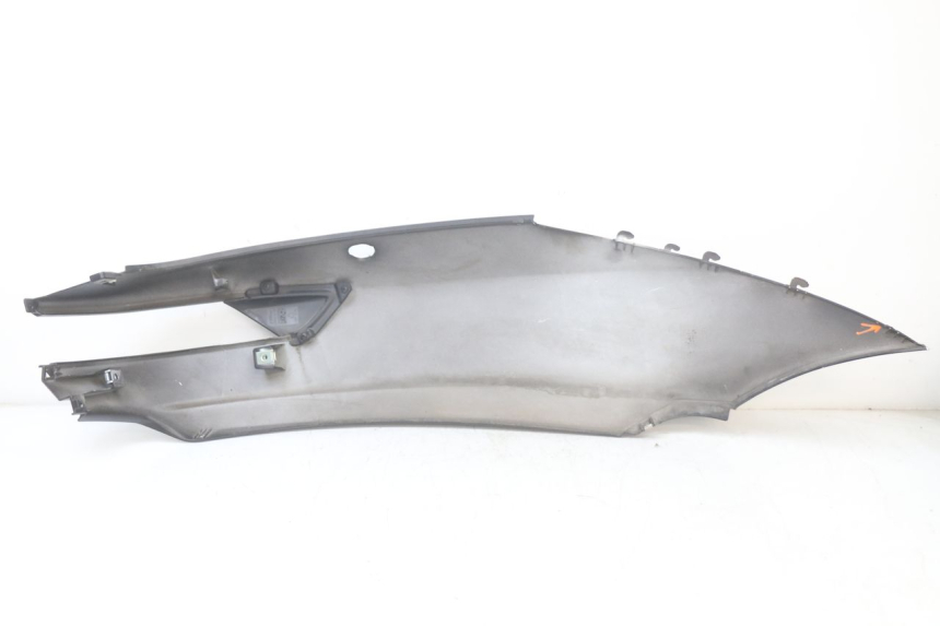 photo de REAR LEFT PANEL PIAGGIO MP3 HPE 350 (2018 - 2020) - Fixing points details