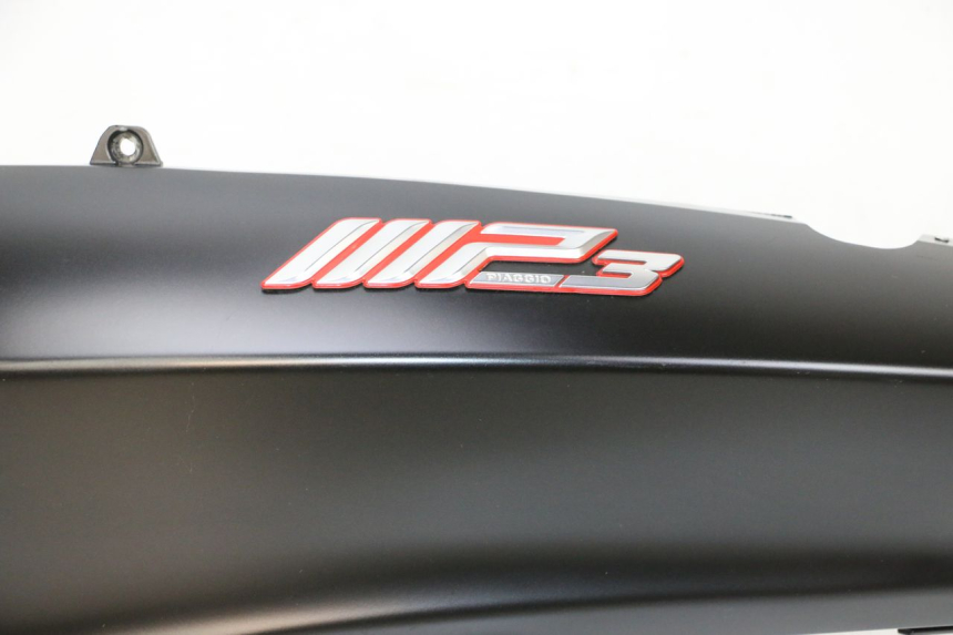 photo de REAR LEFT PANEL PIAGGIO MP3 HPE 300 (2019 - 2026) - Distinctive features