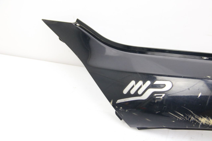 photo de LEFT REAR SIDE PANEL PIAGGIO MP3 125 (2006 - 2014) - Alternative perspective