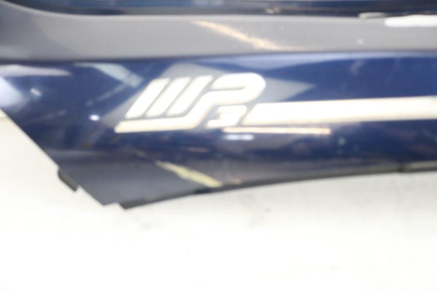 photo de LEFT REAR SIDE PANEL PIAGGIO MP3 125 (2006 - 2014) - Alternative perspective