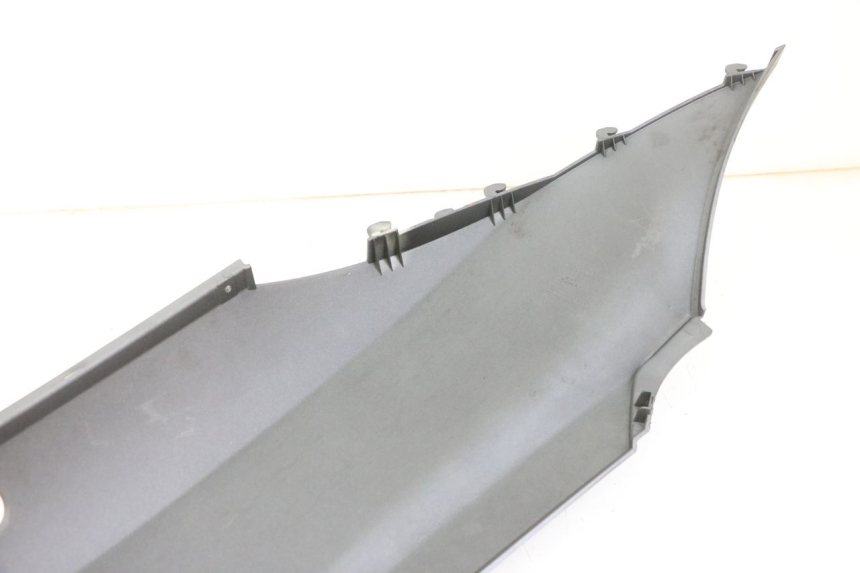 photo de LEFT REAR SIDE PANEL PIAGGIO MP3 500 (2014 - 2017) - Additional view of the item